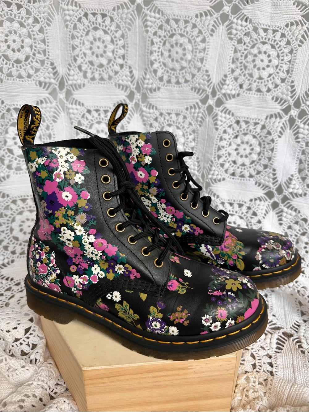Dr. Martens 1460 Pascal Vintage Floral Leather Boots Black Women's Size 7